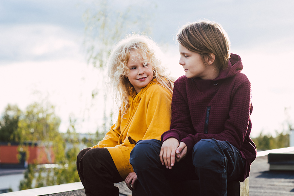 Elina Patrakka ja Justus Hentula näyttelevät Sihjan pääosia.